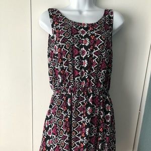 Beautiful printed dress size M